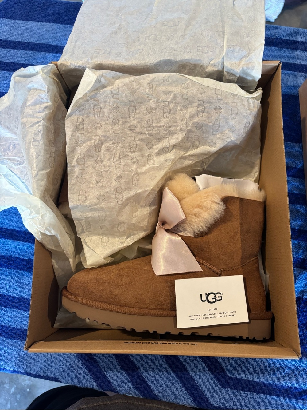 UGG Chestnut Suede Ankle Boot with Shearling and Bow